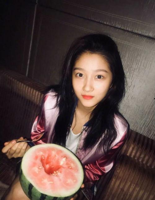 深夜娱乐吃瓜,揭秘娱乐圈最新吃瓜大事件