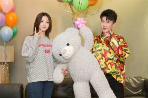 娱乐圈的员工吃瓜,幕后吃瓜大揭秘